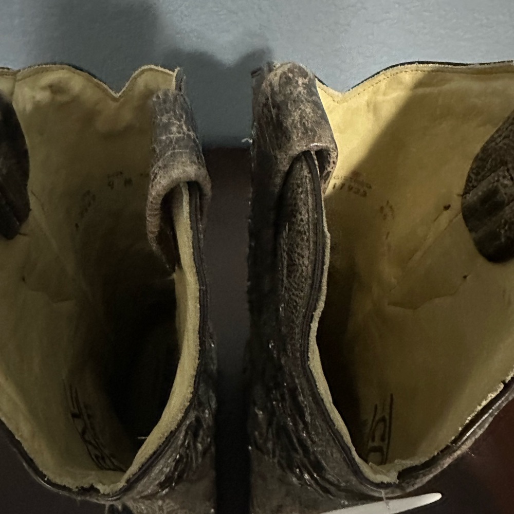 Corral Black and Tan Embroidered Boots - Picture 7 of 11